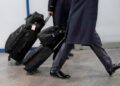 Кыргызским чиновникам с выговором запретят зарубежные поездки и лишат премий