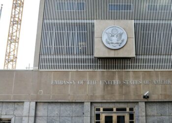 Посольство США в Тель-Авиве пострадало от иранских ракетных ударов по Израилю — ВИДЕО