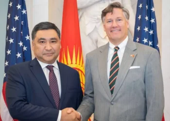 Кыргызстан и США обсудили санкции, торговлю и миграцию на встрече в Вашингтоне