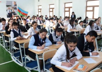 В Азербайджане грозятся закрыть все школы с русским языком обучения