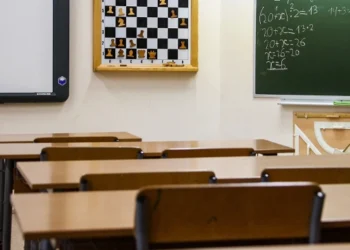 Баку прокомментировал сообщения о прекращении преподавания на русском языке в школах