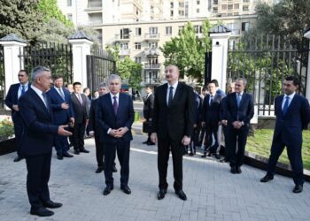 Алиев и Мирзиёев открыли новое здание посольства Узбекистана в Баку