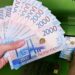 В Госдуме хотят ограничить валютные переводы трудовых мигрантов