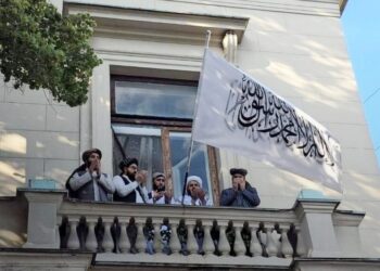 Флаг Талибана поднят над посольством Афганистана в Москве — дипломатический сигнал признания талибов