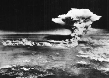 80 лет назад США сбросили ядерную бомбу на Хиросиму, уничтожив 140 тысяч японцев
