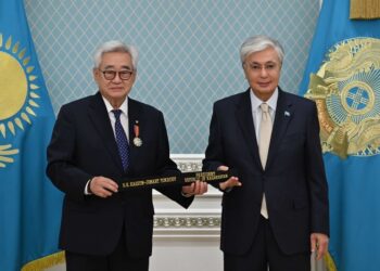 Касым-Жомарт Токаев стал обладателем черного пояса от главы Всемирной федерации по тхэквондо