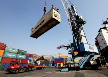 Импорт Таджикистана: более 40% поступает из России и Казахстана