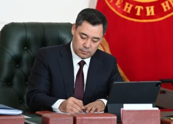 Президент КР вернул в парламент законопроект о привилегиях для экс-спикеров: «Конституция не предусматривает статус экс-торага