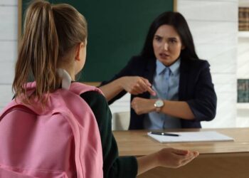 В Узбекистане родителей начнут штрафовать за школьные прогулы детей — размеры штрафов