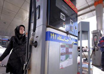 Иран впервые с 2019 года повысил цены на топливо