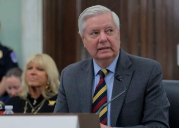 «Железный купол уязвим»: сенатор США заявил, что ракеты Ирана прошивают ПВО Израиля