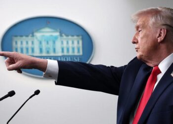 Бывший советник ВМС США: Трамп — угроза верховенству закона