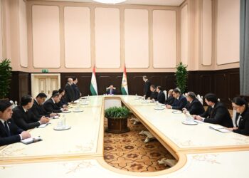 Президент Таджикистана произвёл масштабные кадровые перестановки в регионах и госструктурах