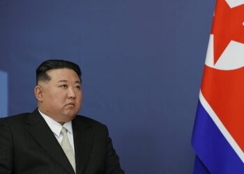 Ким Чен Ын уволил вице-премьера КНДР на публичной церемонии