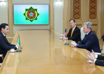 США продолжают прощупывать в Туркменистане почву
