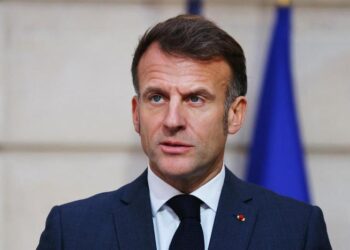 Макрон потребовал места для Евросоюза в переговорах по Украине