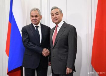 Западу не удастся внести разлад между Россией и Китаем, заявил Шойгу