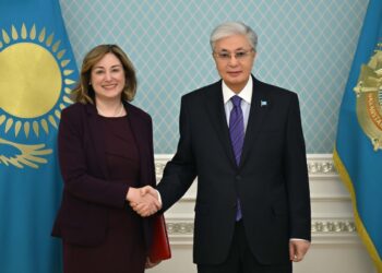 Токаев встретился с послом США Джули Стаффт: ИИ, минералы, права человека и перспективы сотрудничества