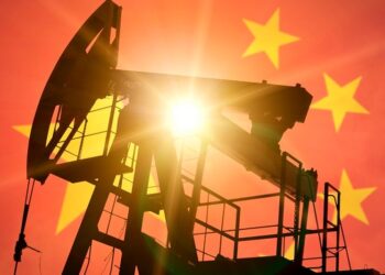 Китай повысил цены на топливо и нарастил импорт нефти на 16%