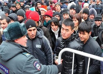Россия ужесточает правила для трудовых мигрантов — что именно изменится?