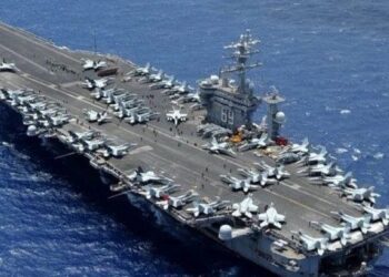 Четвёртая неделя конфликта: что стоит за отходом авианосцев США?