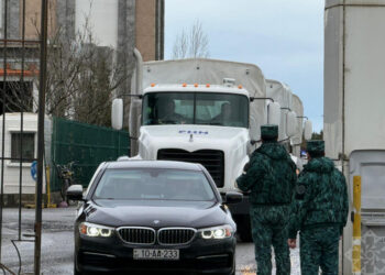 Азербайджан разблокировал границу для иранских грузовиков: поставки продуктов в Россию восстановлены