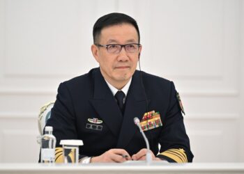 «Ормуз остаётся открытым»: Китай жёстко ответил США и отказался сворачивать сделки с Ираном