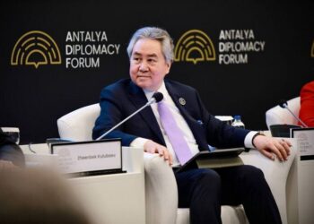 Кыргызстан усиливает дипломатическое присутствие на форуме в Анталье