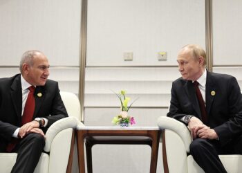 Путин разрешил Пашиняну колебаться в строго заданных рамках