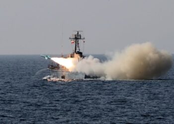 Иран атаковал американский фрегат в Ормузском проливе