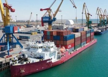 В Азербайджане начали строить морские контейнеровозы для Казахстана