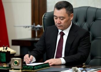 Новый конституционный закон: президент Кыргызстана забирает у парламента контроль над референдумами и вводит цифровое голосование?