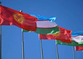 Кыргызстан и Узбекистан — союзники: Жапаров и Мирзиёев подписывают новую главу отношений