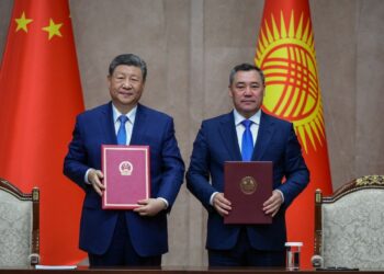 Кыргызстан и Китай подписали 32 документа по итогам переговоров лидеров — список соглашений