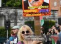 В Ирландии тысячи людей вышли на акции протеста против политики Трампа (фото)