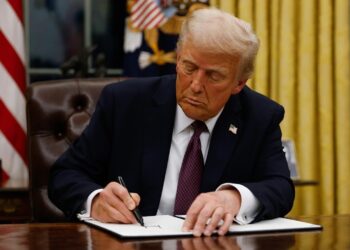 Трамп подписал новый закон о санкциях против России и Ирана