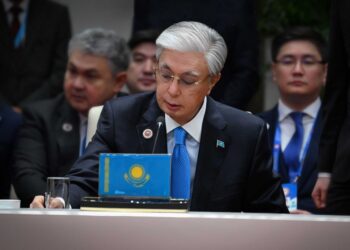Президент Казахстана предложил ускорить создание современного транспортно-логистического каркаса Евразии