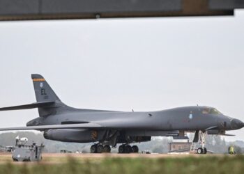 Эвакуация бомбардировщиков США из Британии: сорванная атака Ирана или удар по логистике Пентагона?